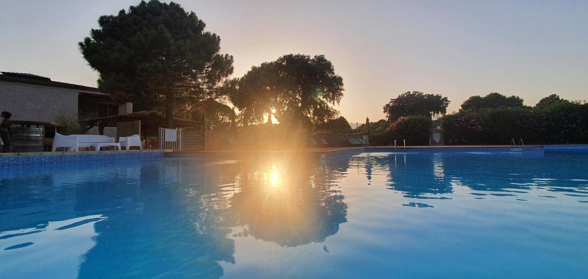 Fiori Di Cala Rossa Appartement T3 Dans Residence Hotelliere Chez Virginie Lecci Kültér fotó